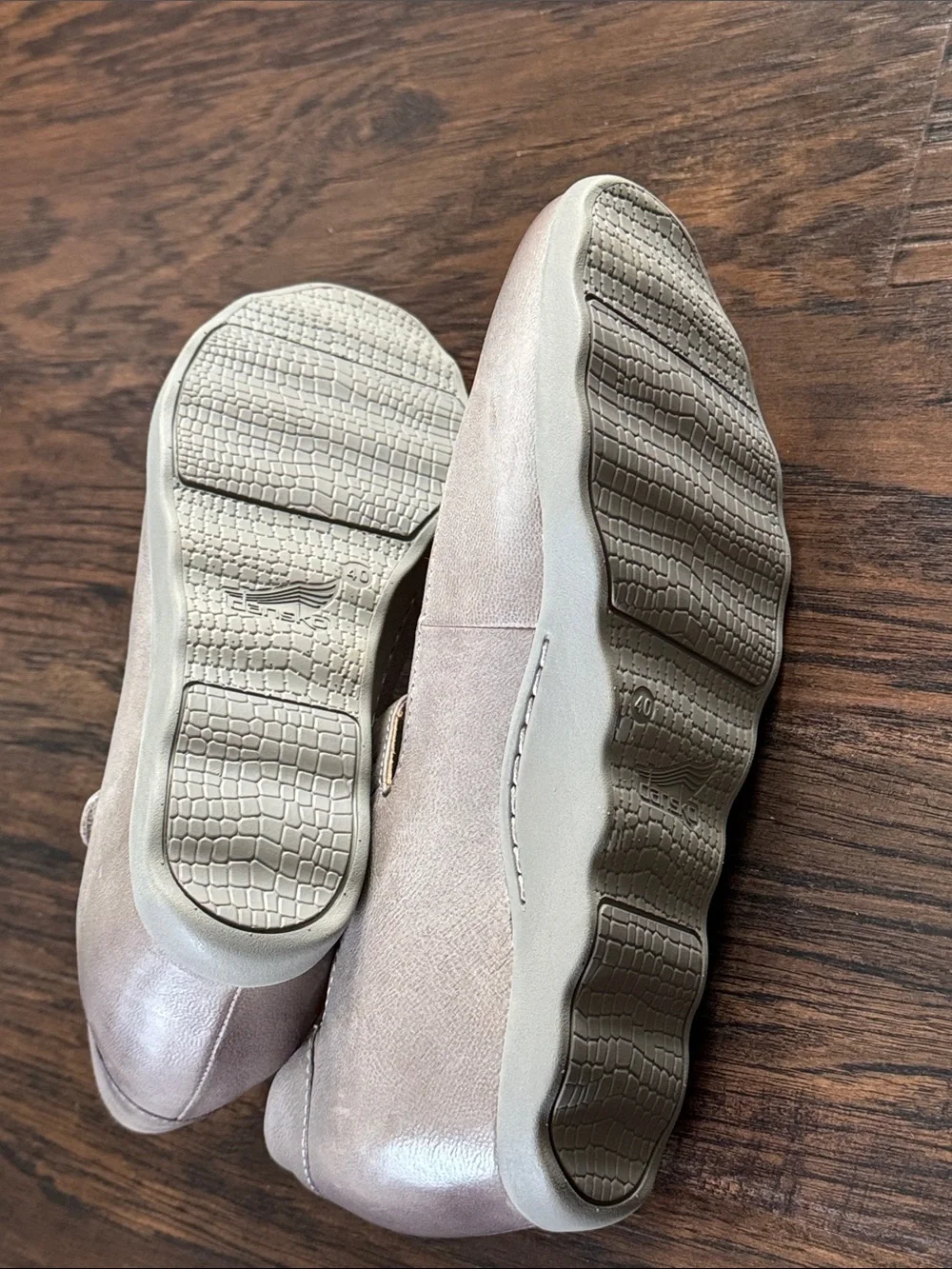 Dansko comfortable mary